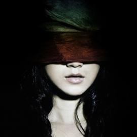 小俊人像摄影作品《黑暗诱惑》