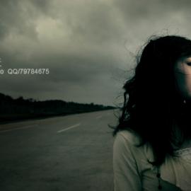 小俊人像摄影作品《灰色的天》