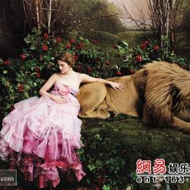 【组图】德鲁巴里摩尔轻纱薄裙演绎美女与野兽