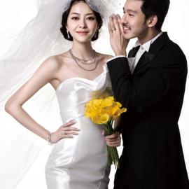 《时尚新娘》七月刊封面摄影作品欣赏