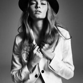 Megan McNierney超性感大片