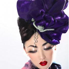 RGB时尚代名词的妆容大片