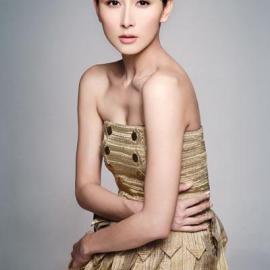 胡静最新写真 气质优雅尽显熟女迷人风情