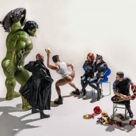 超级英雄的日常行为 ―― 揭秘他们的另一面！