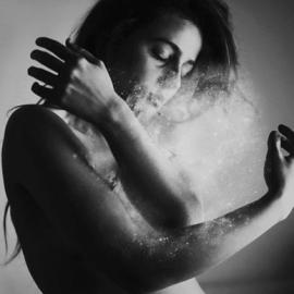 超现实黑白：在恐惧逝去