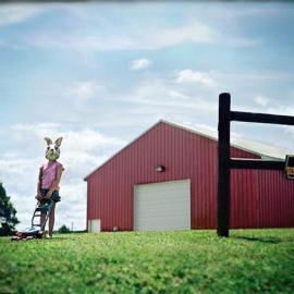 美艺术家拍怪诞童话故事主题照