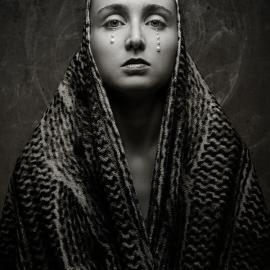 Lotta van Droom黑白人像摄影作品欣赏