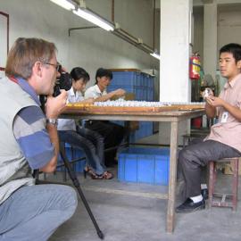 圣诞礼物的背后 玩具工厂摄影集 By 摄影师Michael Wolf