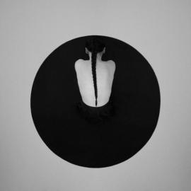 Noell S. Oszvald：22岁的黑白概念自拍