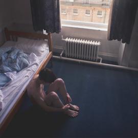 那个忧伤的年轻人