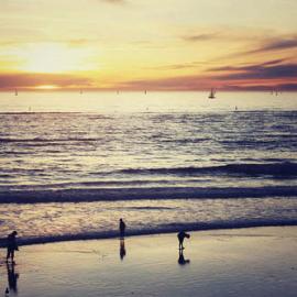 Kristine May 静默时光里，安静享用