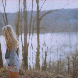 Tara Biglari 清新小生活