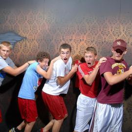 “鬼屋”挑战自己 窘迫表情摄影（二）