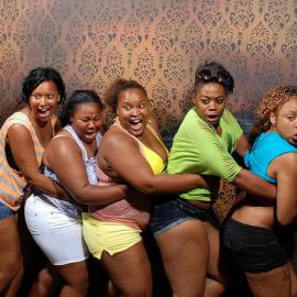 “鬼屋”挑战自己 窘迫表情摄影（一）