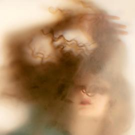 水中姿态美如画