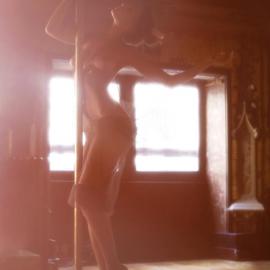 美丽的终极是性感：Monika Hederova挑战大尺度写真