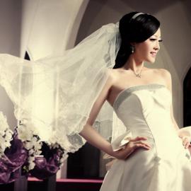 婚纱摄影：八月照相馆内景圣爱教堂