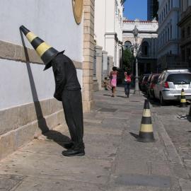 Mark Jenkins的行为艺术