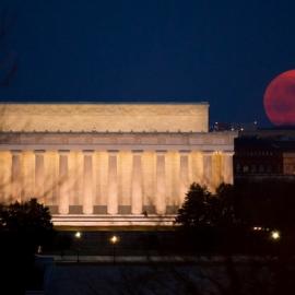 10张精彩的“超级月亮”摄影欣赏