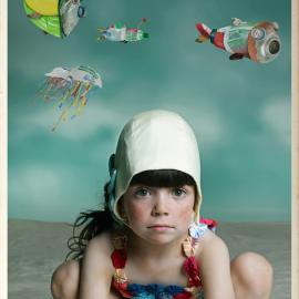 垃圾是我们的玩具―奇趣儿童摄影