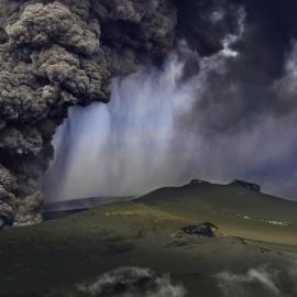 壮观的冰岛火山喷发摄影作品欣赏