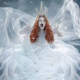 Big Bad Red Riding Hood 摄影作品欣赏