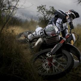 极速越野摩托艺术摄影欣赏