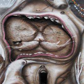 街头墙角出现的脸