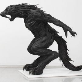 极具张力的创意轮胎雕塑