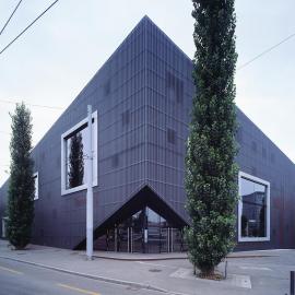 EM2N ：瑞士苏黎世cannibalises剧院