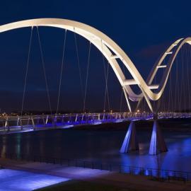 Speirs and Major Associates：无限大桥照明