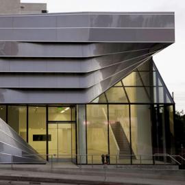 Marcelo Spina and Georgina Huljich：棱柱体