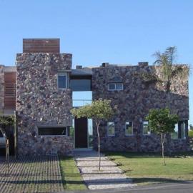 布宜诺斯艾利斯 大石头+大木头的房子