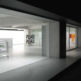 Tokujin Yoshioka ：“Pleats Please 三宅一生 / 青山”店