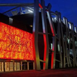 活力四射的银行建筑