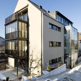 马赛利文德先生在巴塞尔/ designo银的一套别墅设计