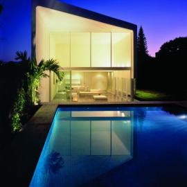 纯洁的白色住宅