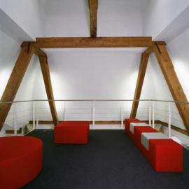 伯尔尼大学休息室设计