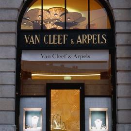 巴黎Van Cleef & Arpels的专卖店欣赏