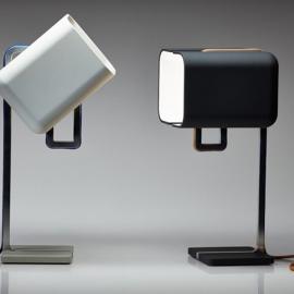 Daast Studio设计的360度旋转灯具Aligned Lamp