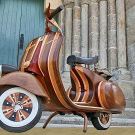 手工木制摩托“Vespa Daniela”