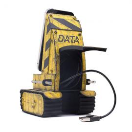 超酷的坦克iphone座充 By 新加坡玩具设计师PHU