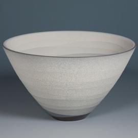 Yoshitaka Tsuruta的单色陶瓷