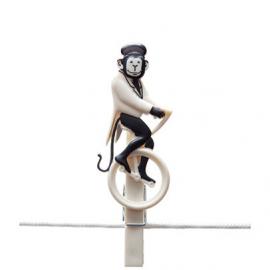 创意衣夹：走钢索的人