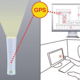 “SAVE：US”是吊灯，也是应急手电筒