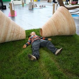 令人深思的巨大的扩音器