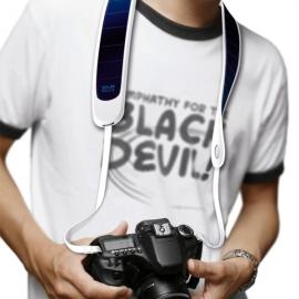 解燃眉之急的太阳能相机背带