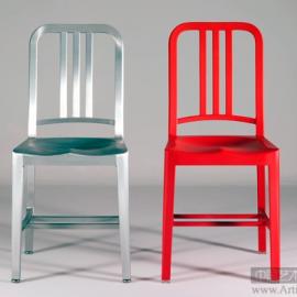 一把椅子,111个可口可乐瓶