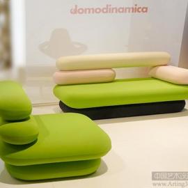 karim rashid设计的'hotdog'沙发和'kleer'椅(2010米兰家具展)