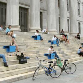 Mark A. Reigelman：台阶小桌